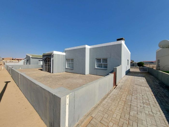 Property #2557391, House For Sale in Suid Duin