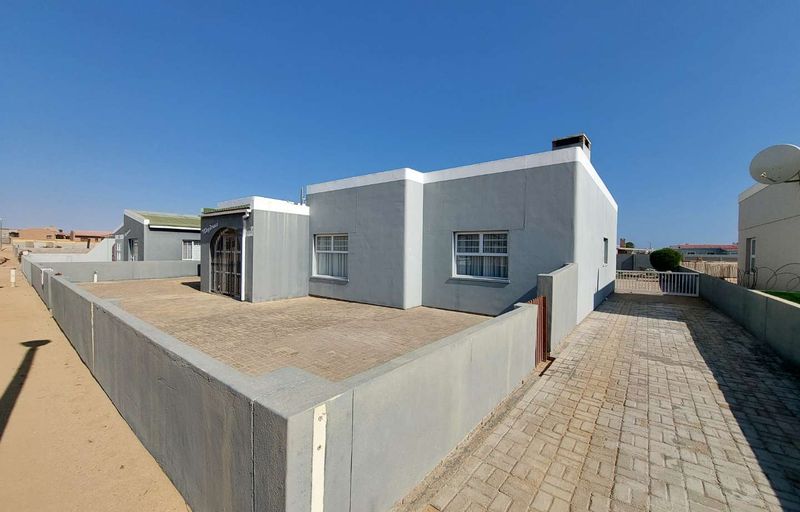 3 Bedroom Perfect Coastal Home