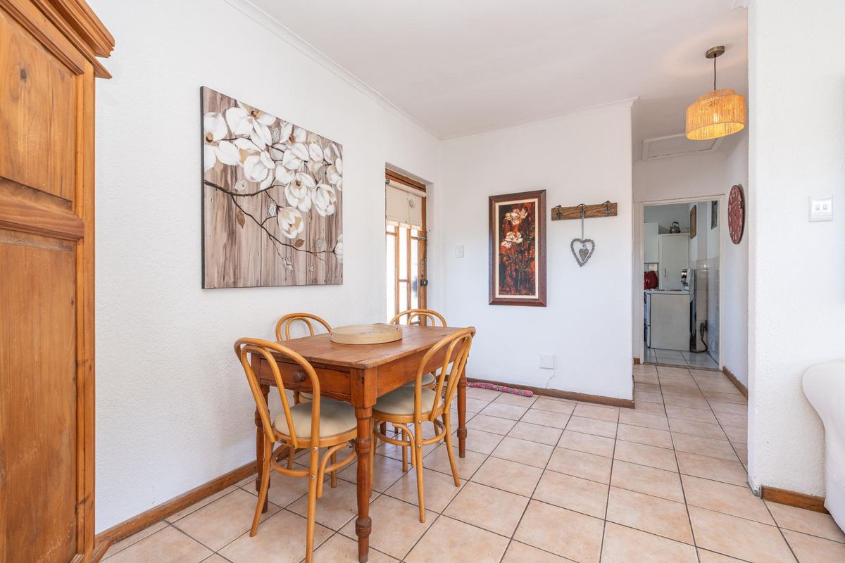 Tamboerskloof Gem with Garage - Photo 5