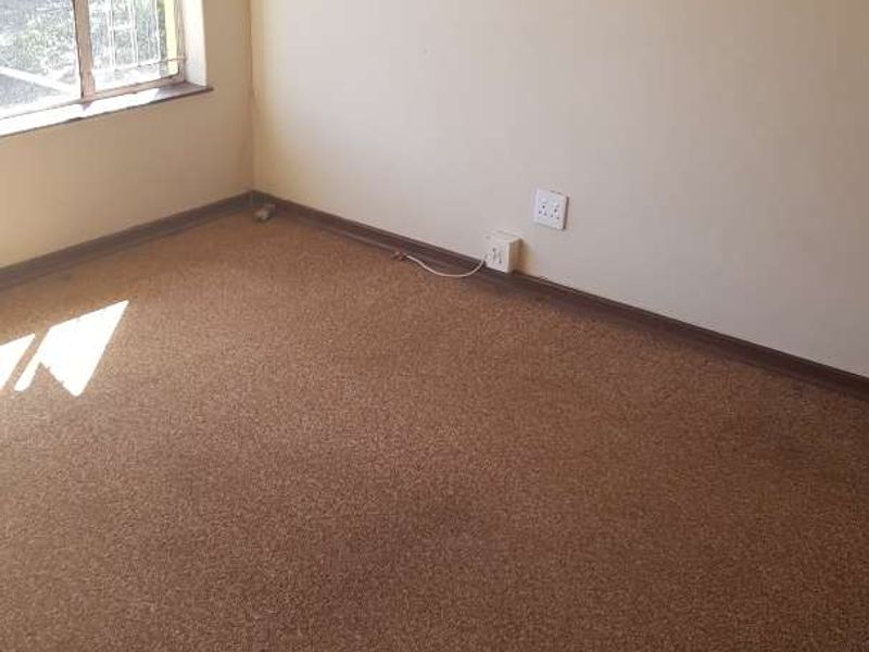 Spacious 3-Bedroom Home with Modern Flatlet – Perfect for Families - Photo 8