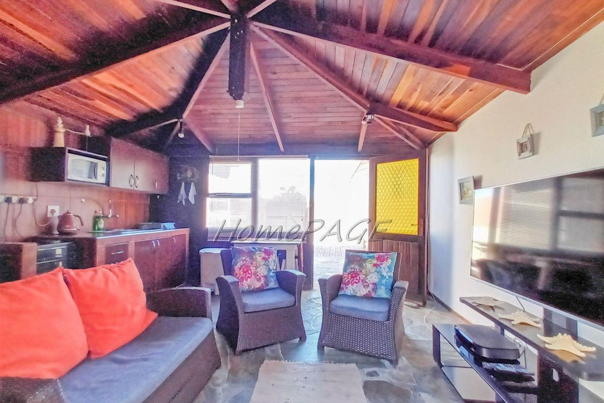 Ext 9, Swakopmund:  4 Bedr Home with 2 Bedr Flat is for Sale - Photo 4