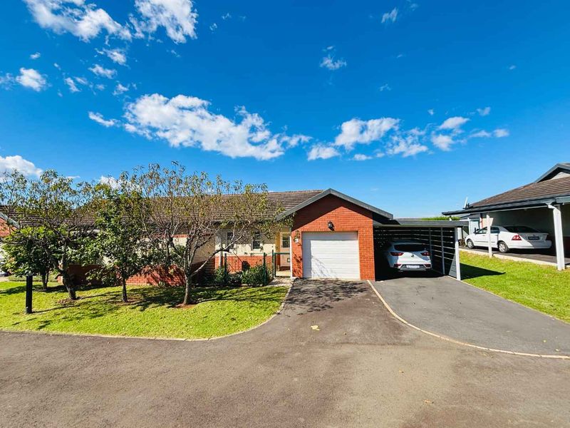 Modern semi-detached Townhouse in St Johns Village, Howick - Photo 3