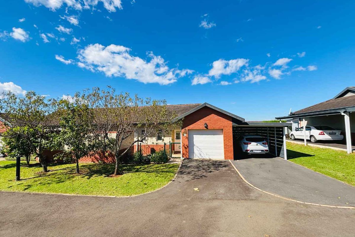 Modern semi-detached Townhouse in St Johns Village, Howick - Photo 3