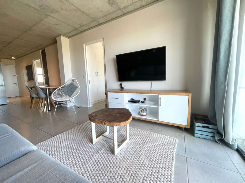 Large 2 Bed, 2 Bath Furnished Apartment- Milnerton - Photo 3
