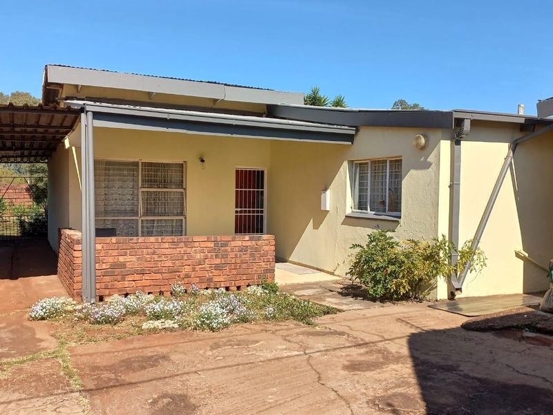 3 Bedroom house in Laudium - Photo 2