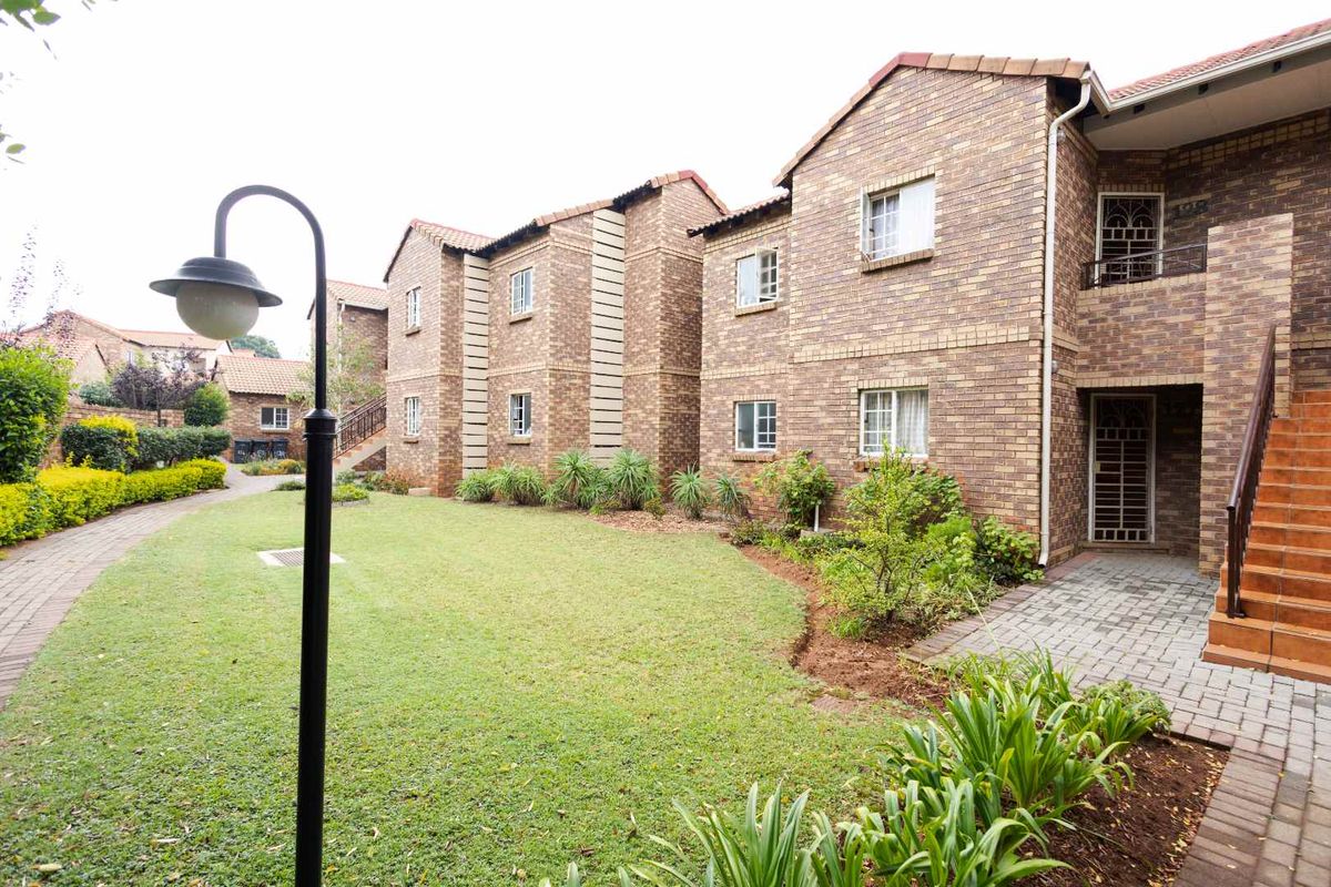 2 Bedroom Top-Floor Apartment for Sale in Papillon Equestria - Photo 2