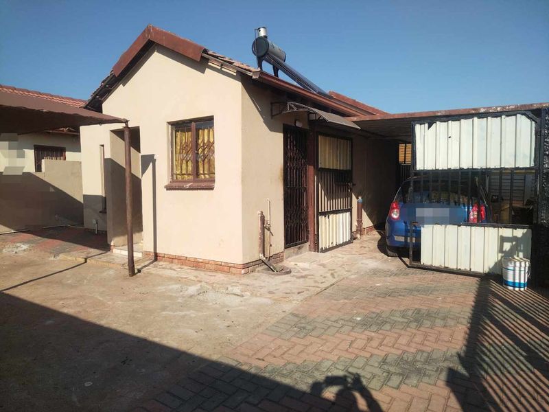 2 bedrooms house for sale in Soshanguve VV - Photo 6