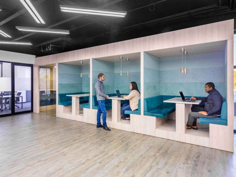 Book a reserved coworking spot in Spaces Menlyn Maine - Photo 2