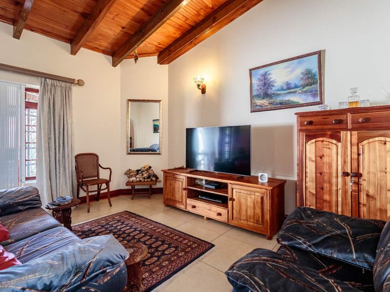 Modern Family Living in the Heart of Malabar! - Photo 4