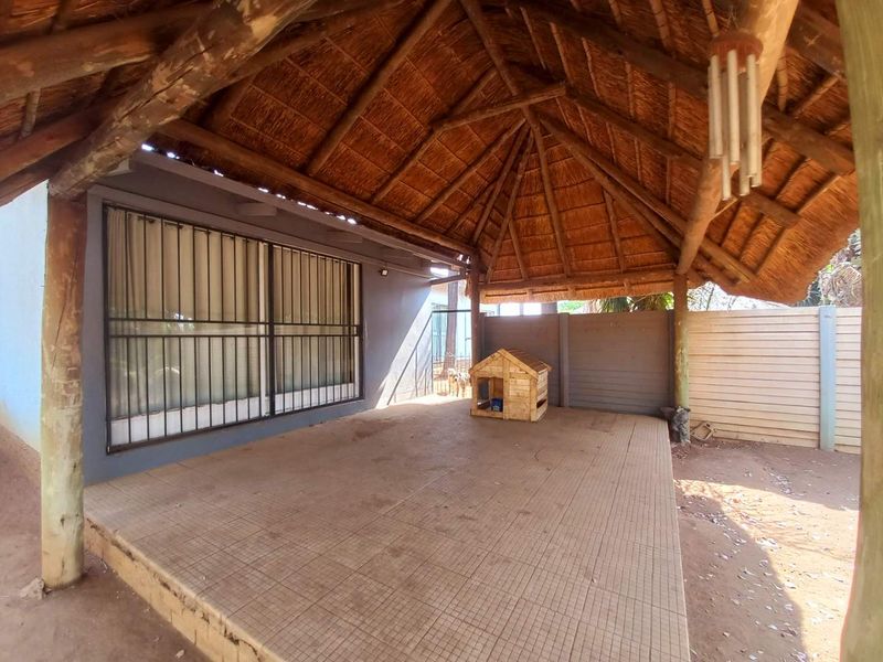 Three bedrooms house for sale in Kwaggasrand - Photo 4