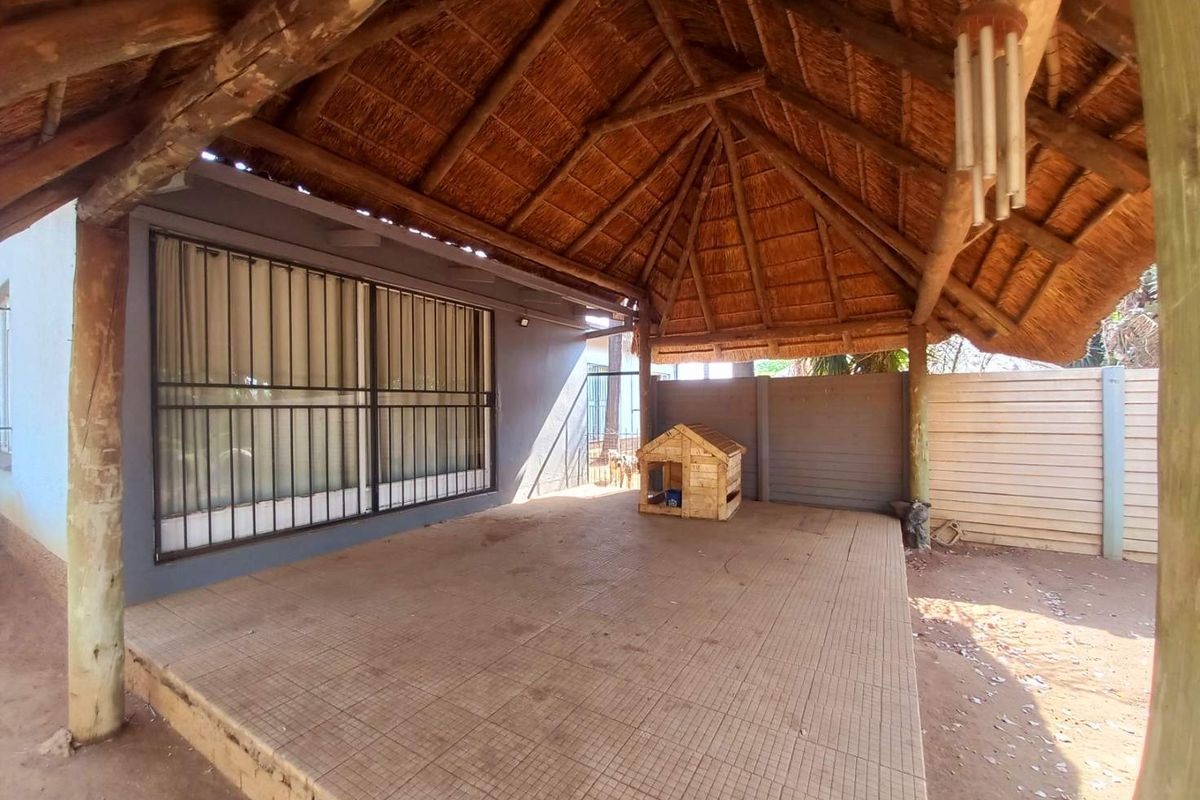 Three bedrooms house for sale in Kwaggasrand - Photo 4