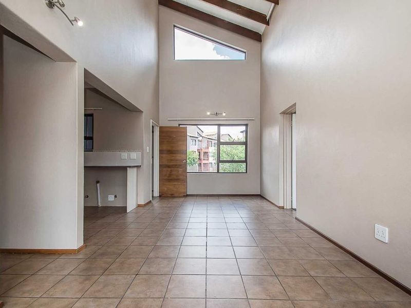 2 Bedroom Apartment in Honeydew - Photo 5
