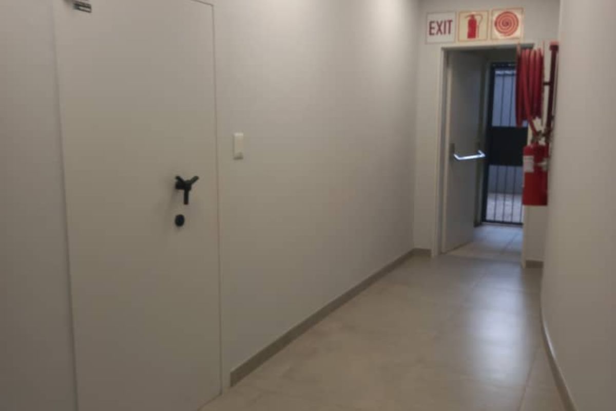 A GRADE OFFICE TO LET - Photo 5