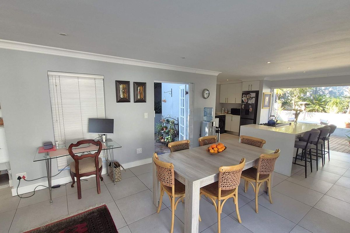Waterford Estate Living at Its Finest - Investment Opportunity 27k Lease in Place until March 2027** - Photo 5