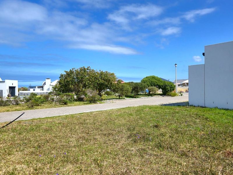 Prime Vacant Land in Franschekraal Villa Estate: Beach Proximity, Mountain Views and Tranquil Escape - Photo 2