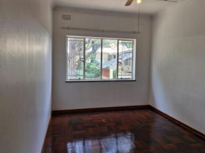 Renovated 3 Bedroom Apartment For Sale - Photo 6