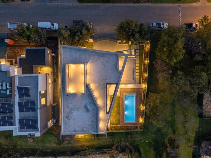 Contemporary Luxury Living in The Terraces - Photo 8