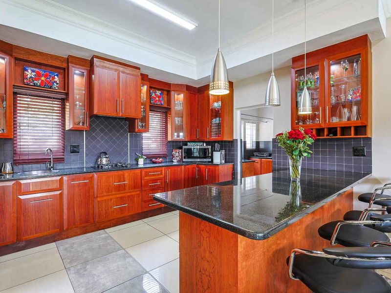 Private Family Home with Beautiful Views in Erasmusrand - Photo 6