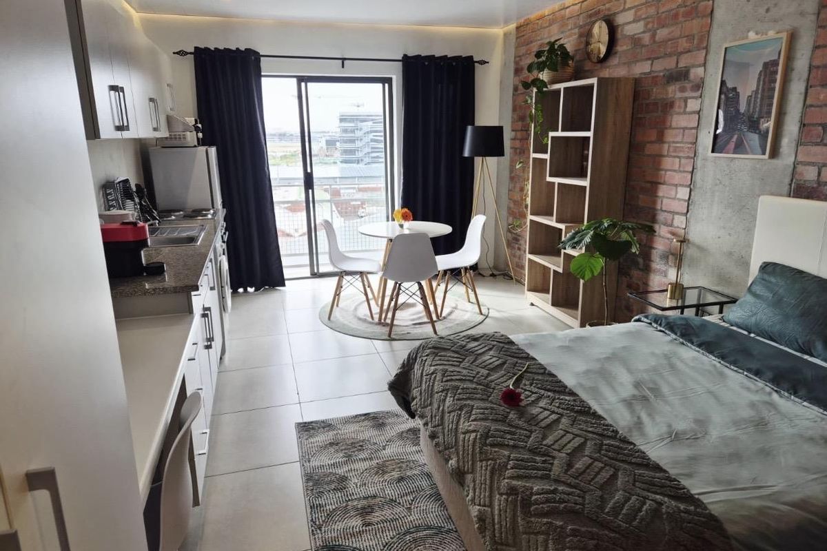 Trendy STUDIO apartment with all amenities and balcony , lovely views with parking - Photo 5