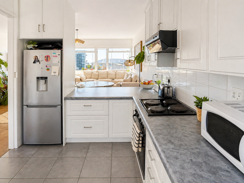 TOP FLOOR GREEN POINT APARTMENT -GREAT VIEWS - Photo 4