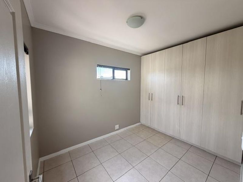 2 Beds unfurnished apartment with parking & balcony, close to Riverlands - Photo 6