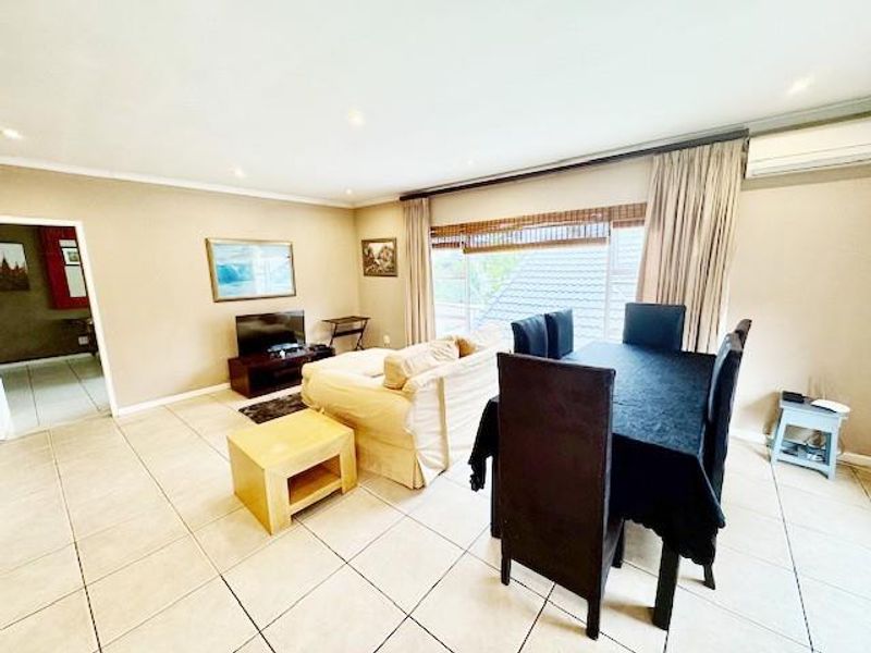 FULLY FURNISHED SPACIOUS 1 BED  1 BATH FLATLET PARKMORE - Photo 2
