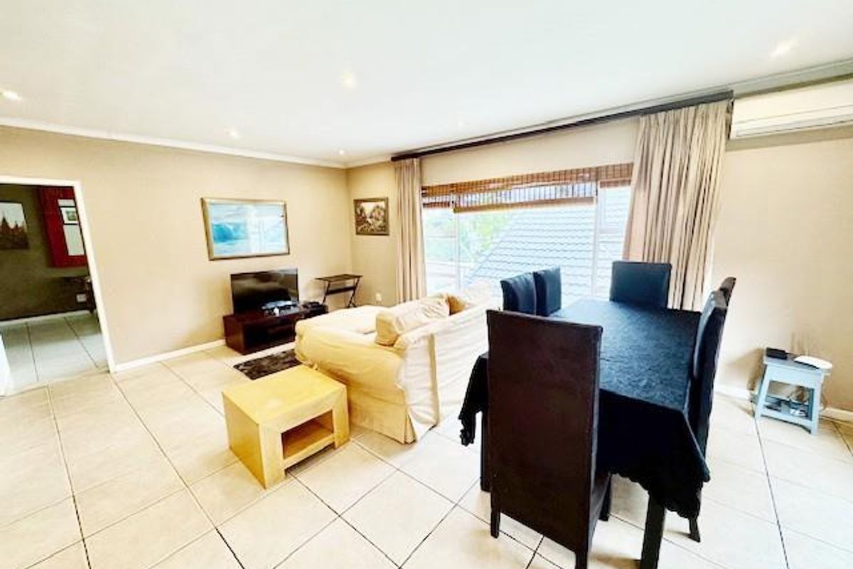 FULLY FURNISHED SPACIOUS 1 BED  1 BATH FLATLET PARKMORE - Photo 2