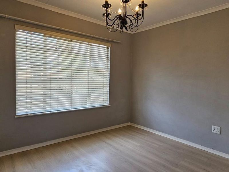 Stylish Renovated Upstairs Living in the Heart of New Redruth - Photo 9