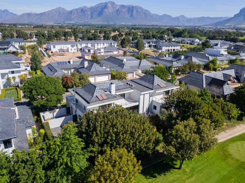 Unique Four-Bedroom Masterpiece on the Second Fairway on Pearl Valley Golf and Country Estate - Photo 3