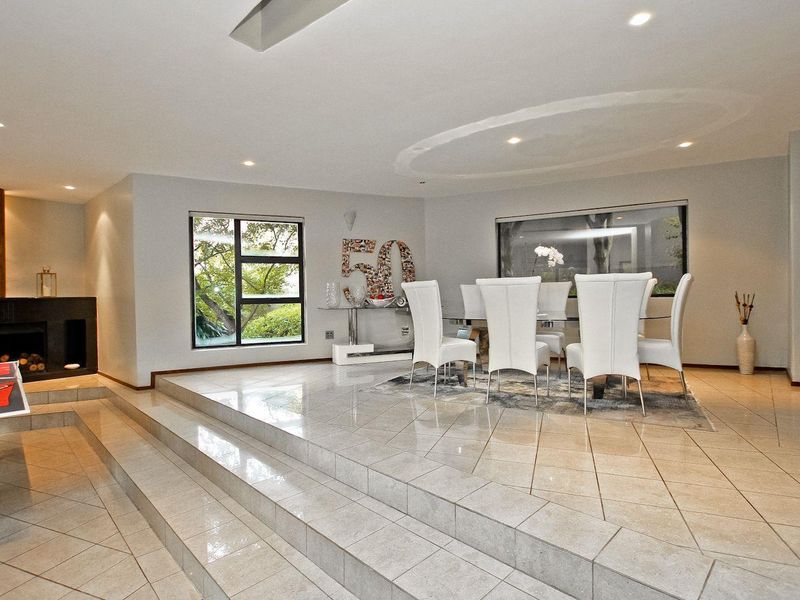 Ultimate in Luxurious Living! - Photo 9