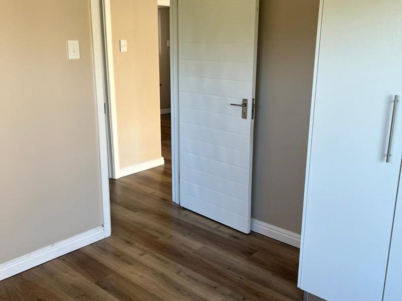 2 Bedroom apartment to let in Newton Park - Photo 8