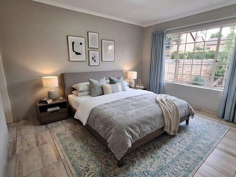 Spacious 3-Bed Townhouse with Large Wrap-Around Garden in Secure Olivedale Complex - Photo 3