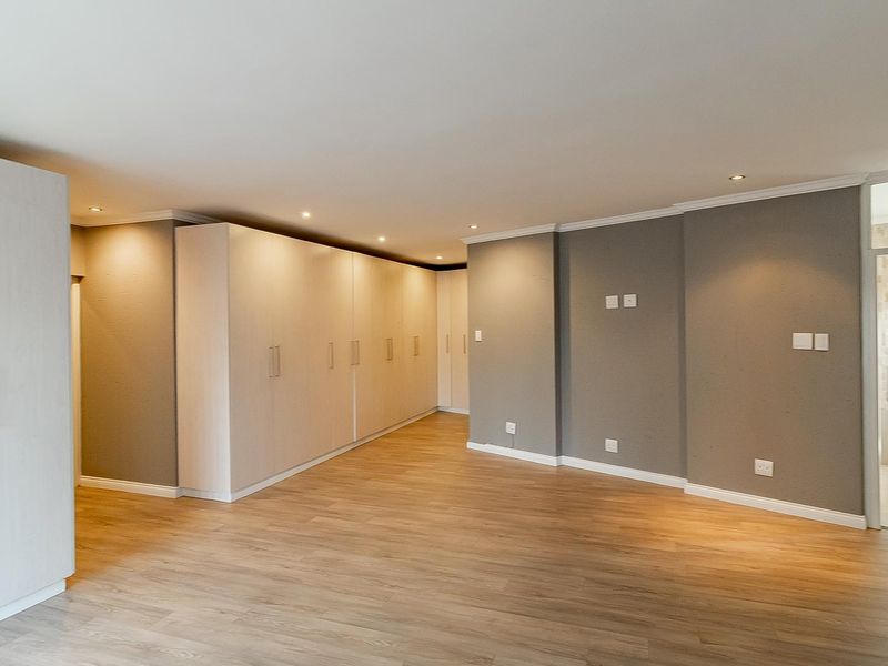 Magnificent 8-Bedroom Luxury House in Prime Bryanston East - Photo 9