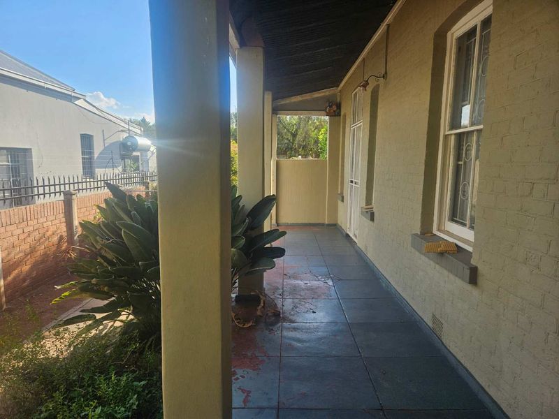 Bargain for  Investors ! - Photo 5