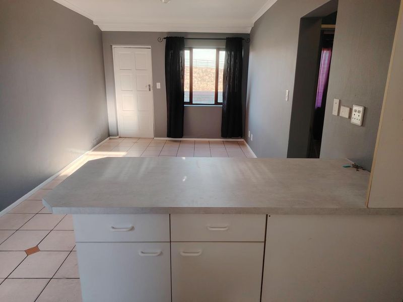 Two bedroom apartment For Rent in Brackenfell - Photo 4