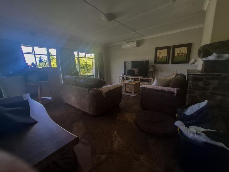 Charming Valhalla Original with Modern Finishes & Expansive Garden - Photo 7