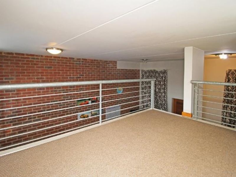 Charming 1-Bed Apartment with Loft in Houghton village Estate - Photo 9
