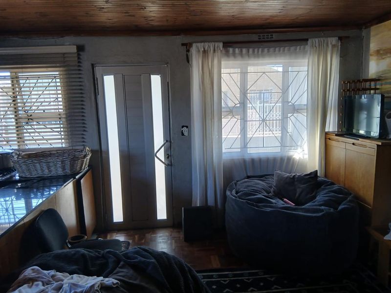 Charming Entry-Level Home in Khayelitsha – Ideal for First-Time Buyers - Photo 6