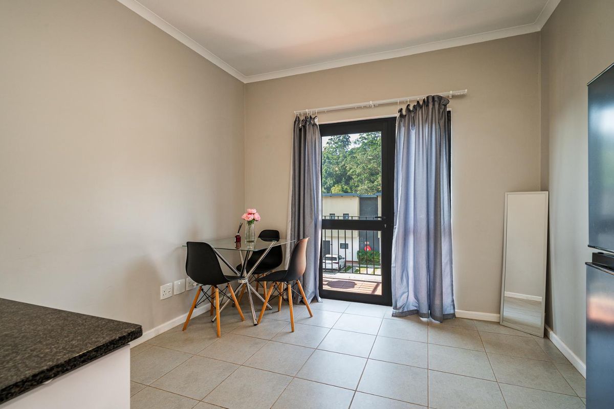 Stylish 2-Bed Apartment, Secure Estate Living – The Woods Waterfall - Photo 4