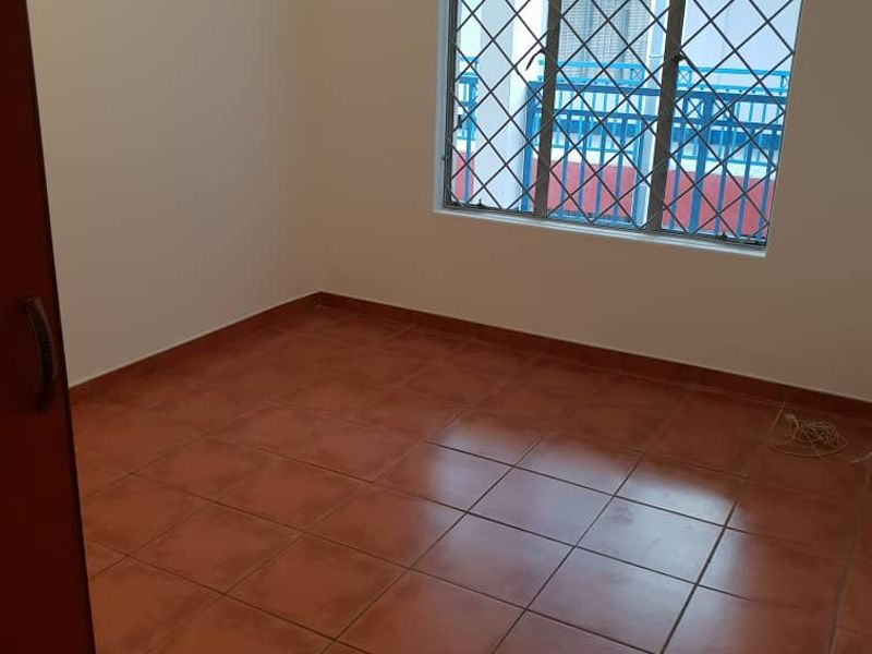 2 beds flat for sal - Photo 9