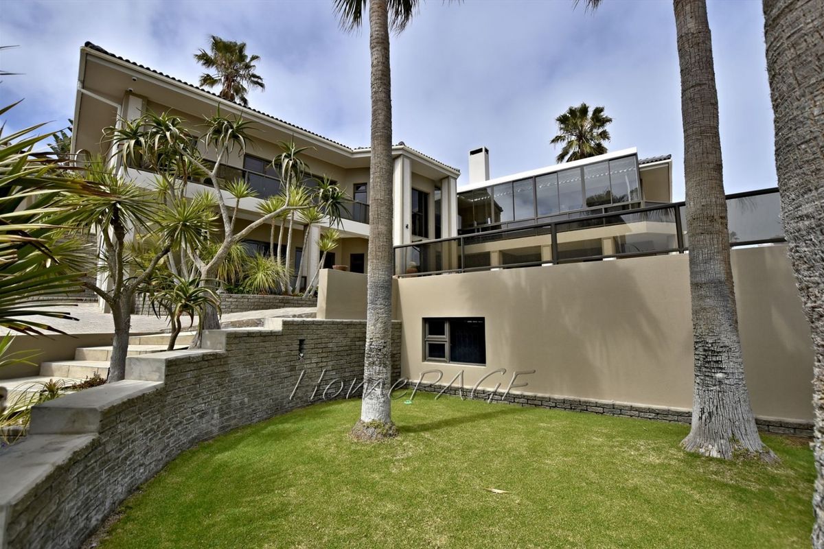 Central, Swakopmund:  Luxury Mansion is for Sale. - Photo 3