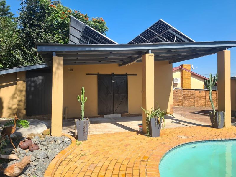 Luxury home with Solar - Photo 3