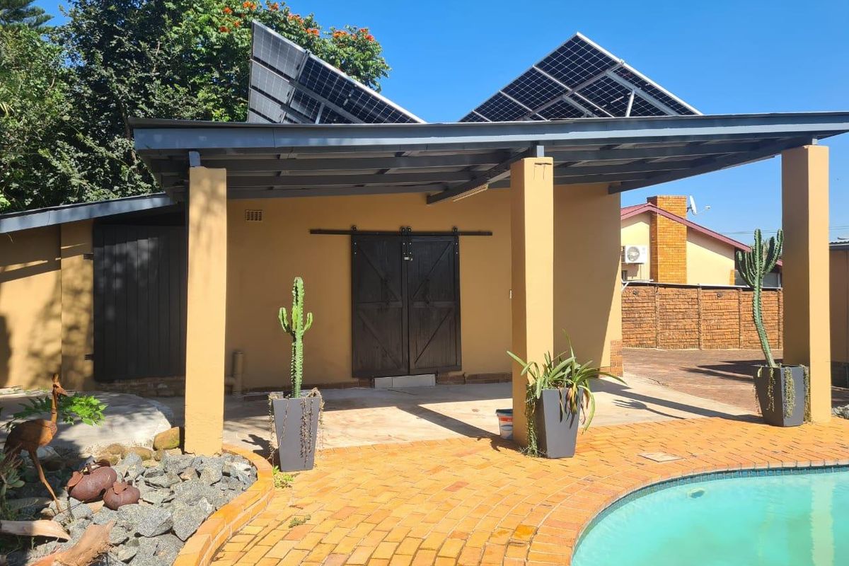 Luxury home with Solar - Photo 3