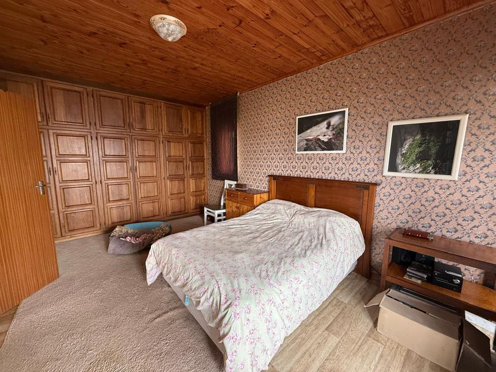 Upstairs bedroom 4