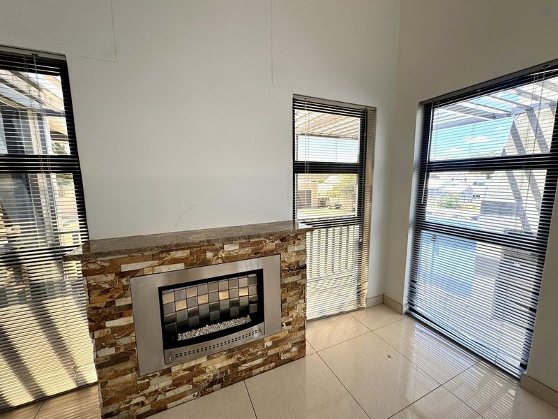 3 Bedroom House For Sale in Elisenheim - Photo 8