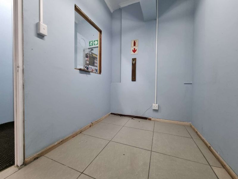 Available space to rent - Photo 9