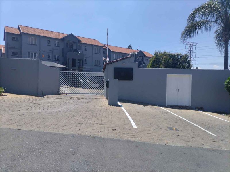 Beautiful townhouse in Linmeyer - Photo 2