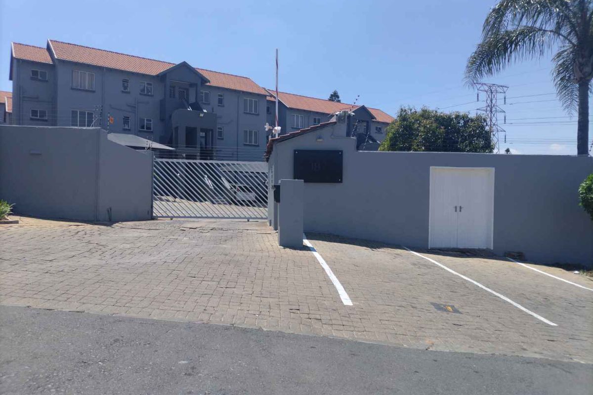 Beautiful townhouse in Linmeyer - Photo 2