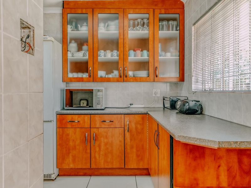 Investment, 3 Bedroom, 2 Bath - Photo 8