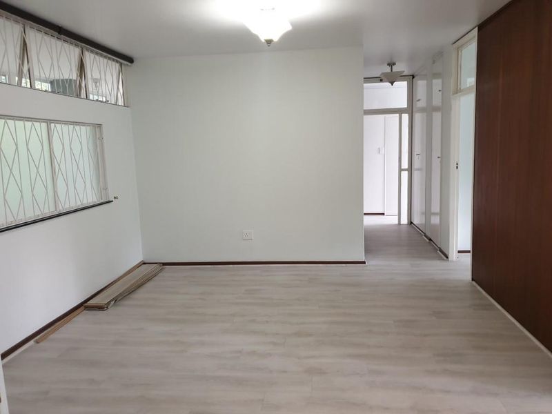 2 BEDROOM APARTMENT TO RENT IN BENMORE - Photo 9